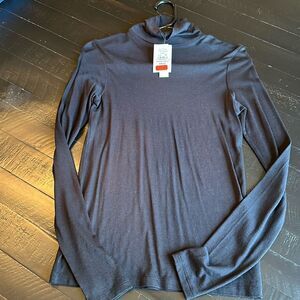 Vince - NWT turtle neck long sleeve shirt - XS